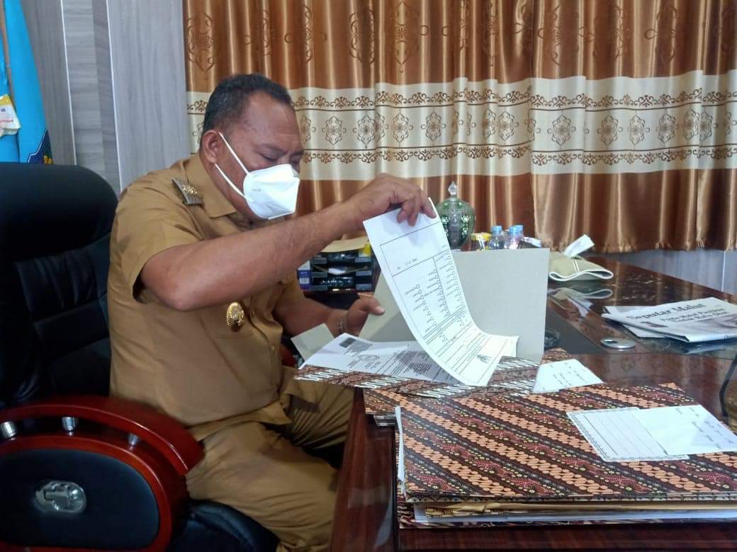 Bupati Usman Sidik 