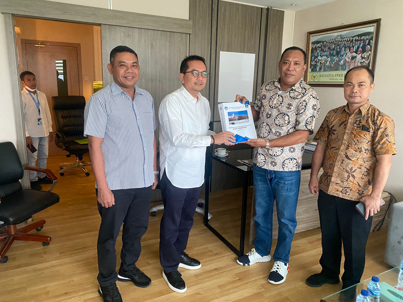Bupati Usman Sidik, Kadis Pendidikan,Kaban Bapeda Halsel dan Ketua Komisi X DPR RI 