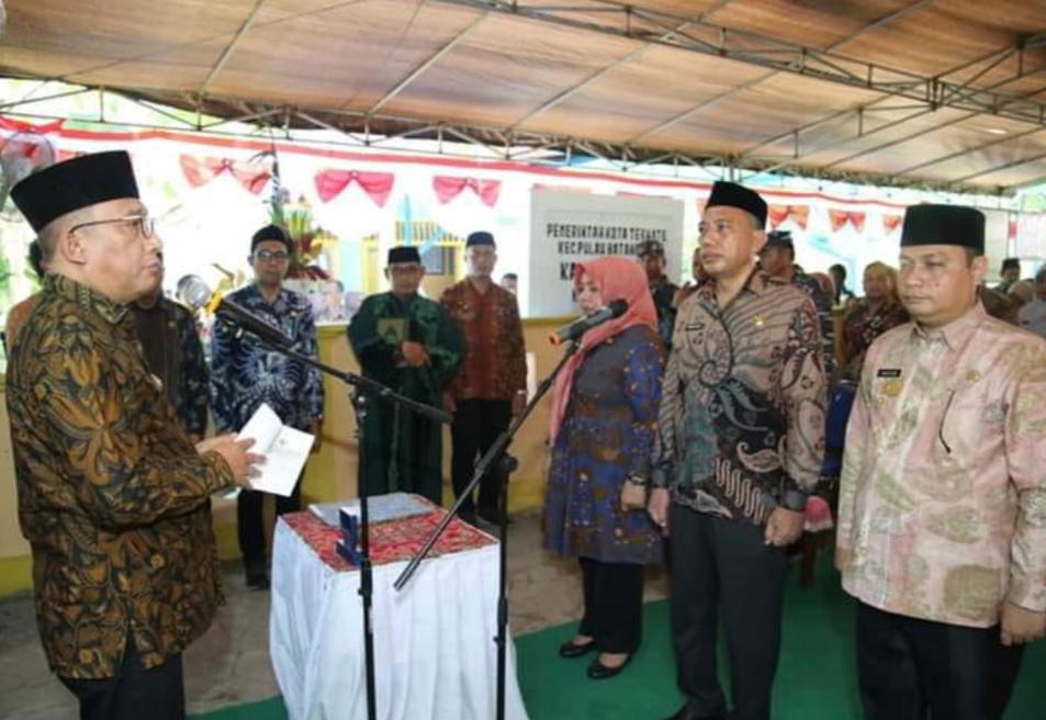 Tiga Pejabat Eselon II saat dilantik Walikota./ist