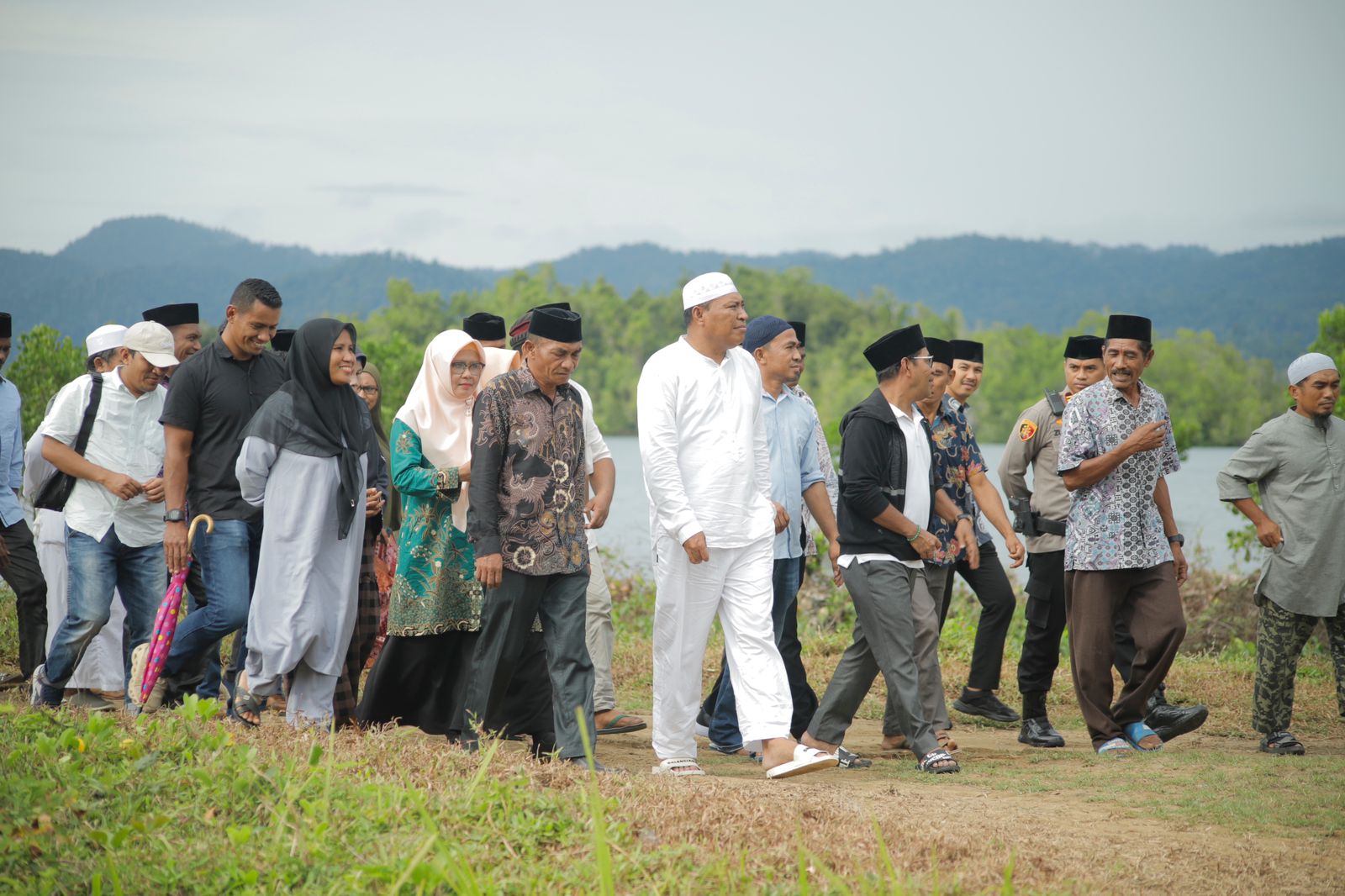 Bupati Halsel dan Rombongan 