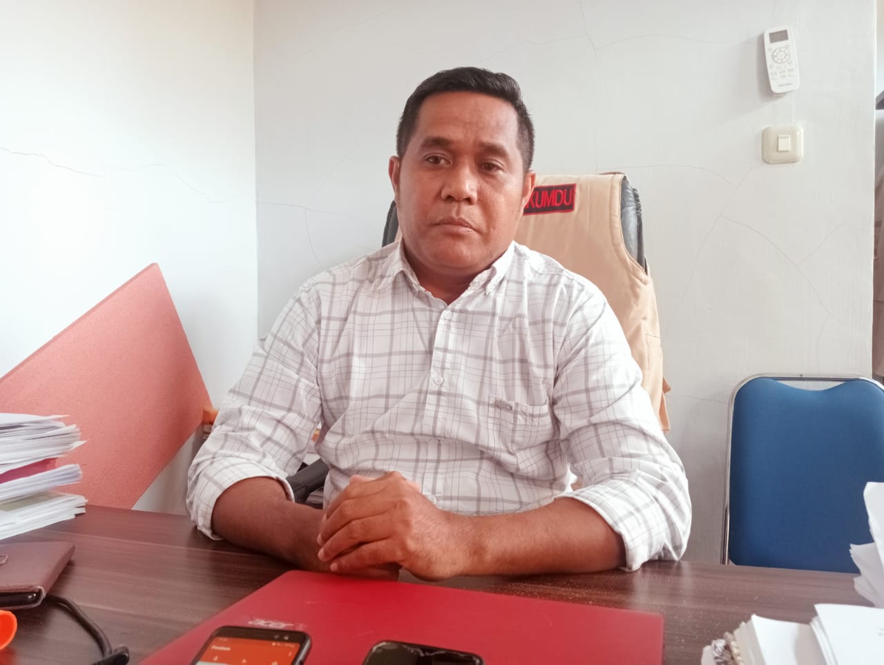 Rais Kahar, Divisi Hukum dan Parmas Bawaslu Halsel