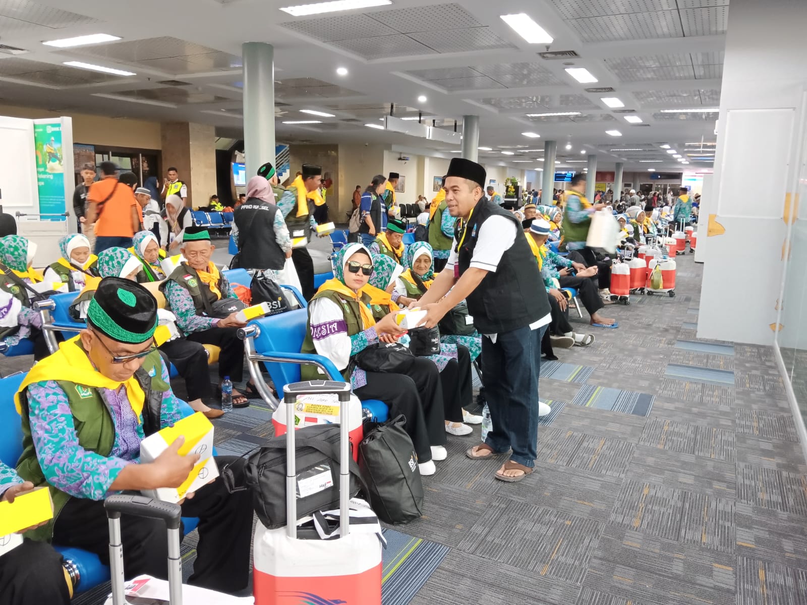 JCH Asal Halmahera Selatan Saat Tiba di Makassar 