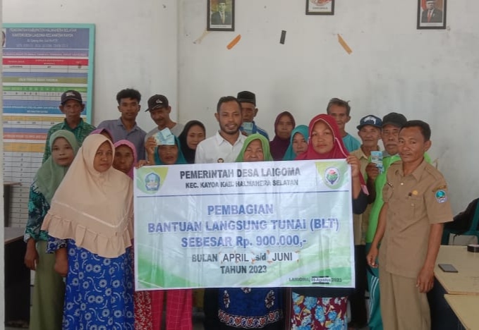 Pemerintah Desa Laigoma saat penyaluran BLT Tahap II Tahun 2023