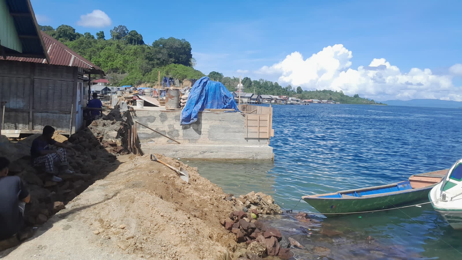 Tampak Pembangunan Dermaga Tepi Desa Bajo Sangkuan. (Istimewa)