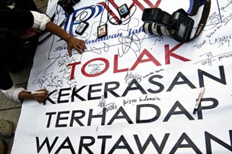 Ilustrasi kekerasan terhadap jurnalis. (FOTO: Tempo/Imam Sukamto