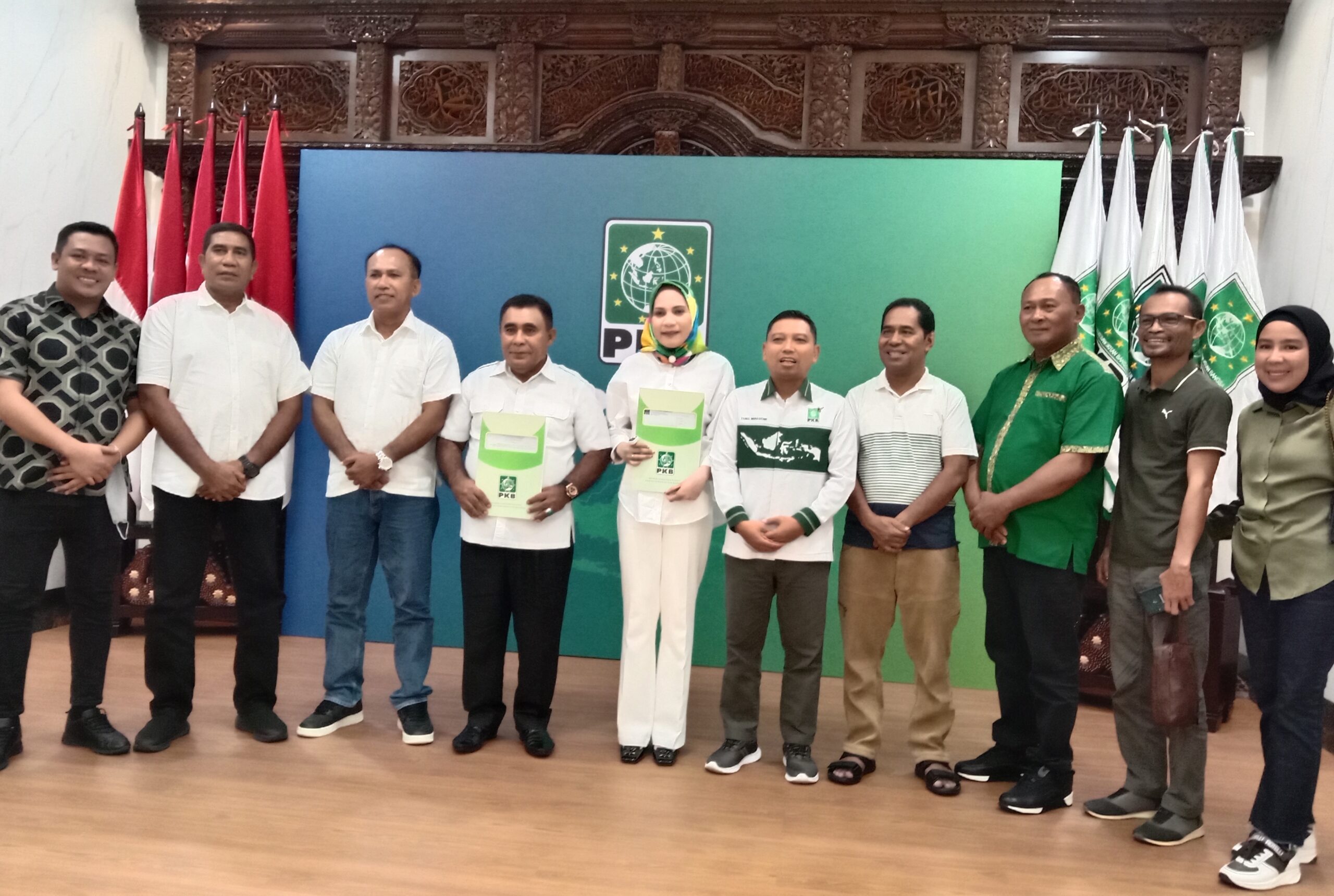 Penyerahan SK rekomendasi dua Cakada di kantor DPP PKB./jmg