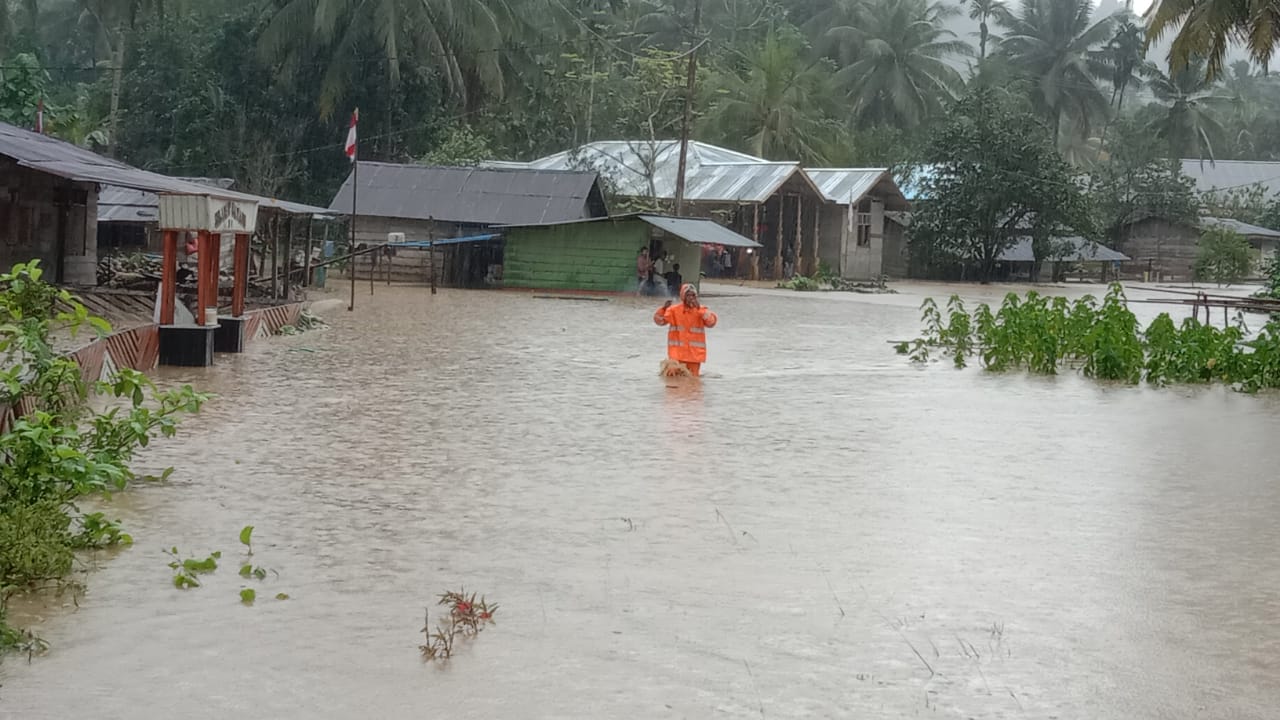 Tampak rumah warga yang terkena dampak banjir