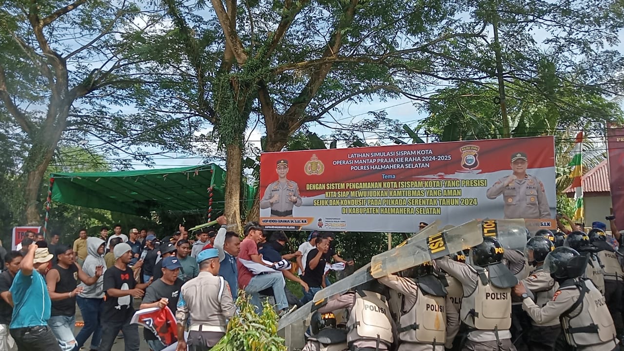 Doc: Peragakan Simulasi Sispam Kota Polres Halsel
