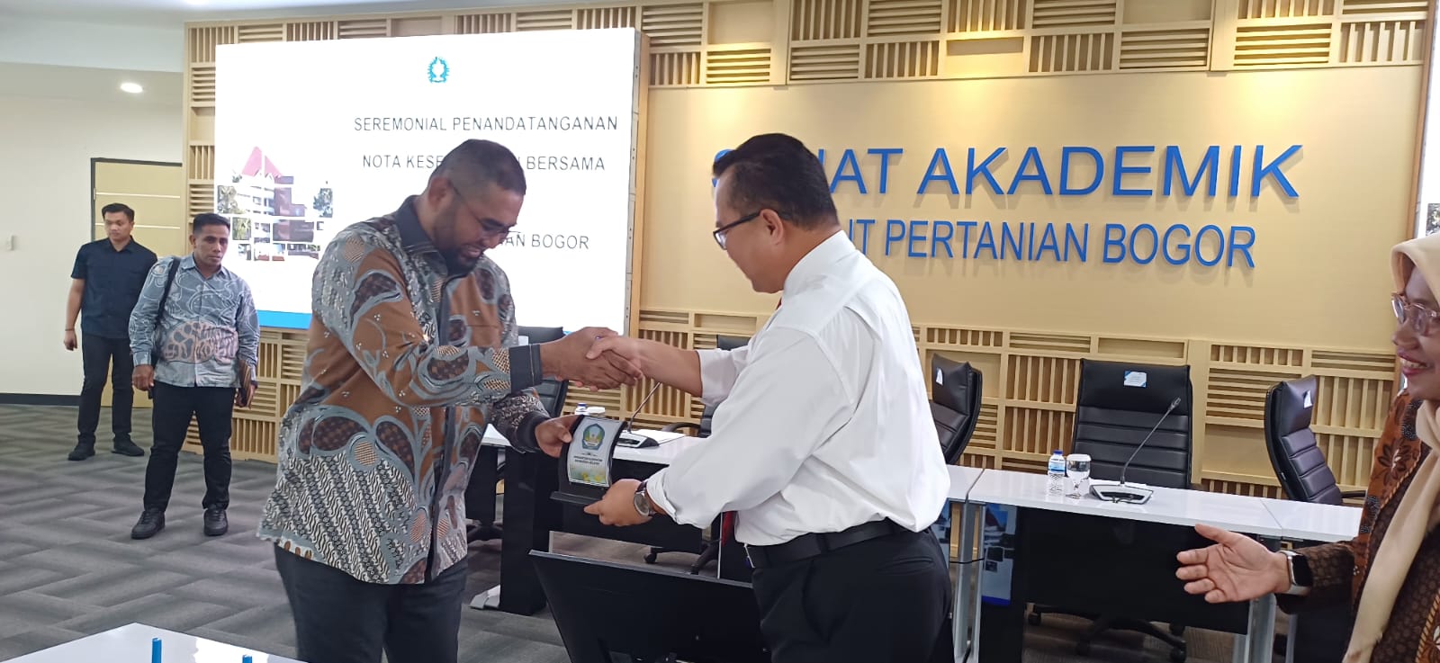 Bupati Bassam dan Rektor IPB