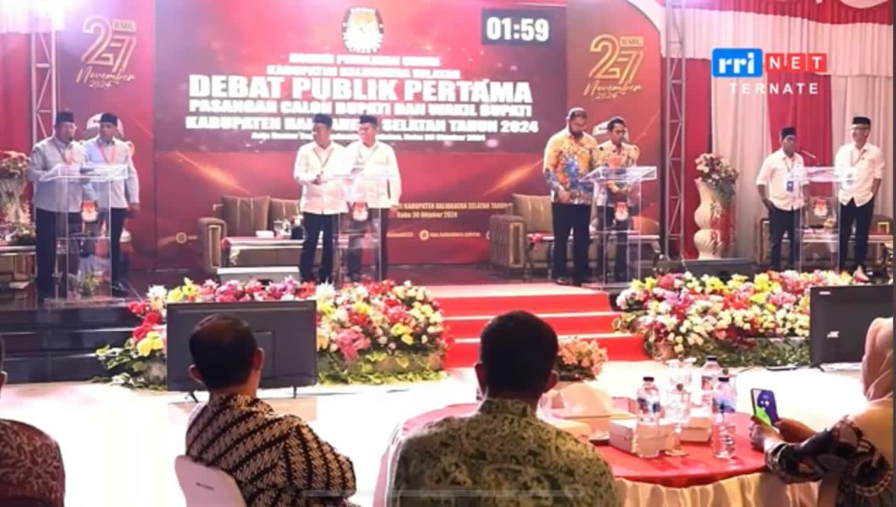 Foto: Debat Publik Calon Bupati Halsel (RRI Ternate)