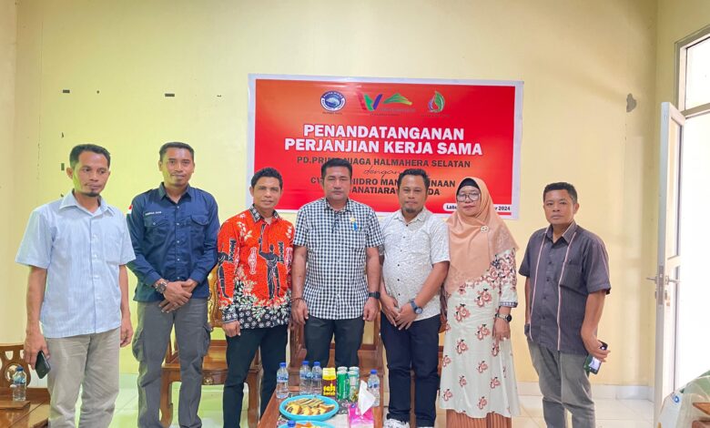 Foto Bersama Wakil Ketua DPRD, dan CSR Wanatiara Persada serta Dirut PD. Prima Niaga Halsel (JS)