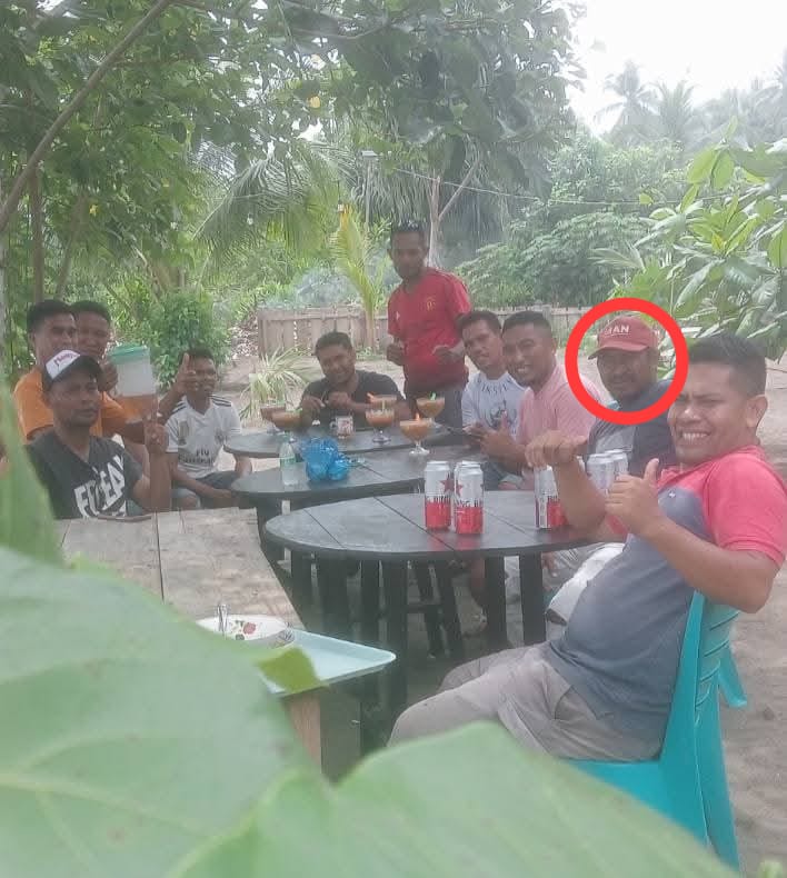 Foto: Konsumsi Miras di Tempat Umum Ketuu BPD Desa Kebun Raja (Doc: Tim)