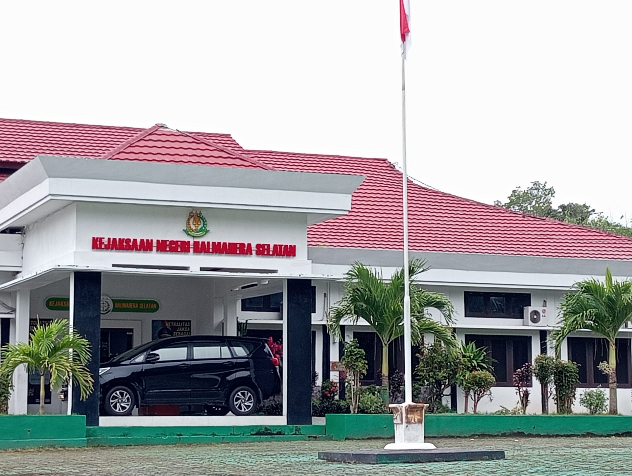 Kantor Kejaksaan Negeri Halmahera Selatan.||Foto JarumSatu.Com