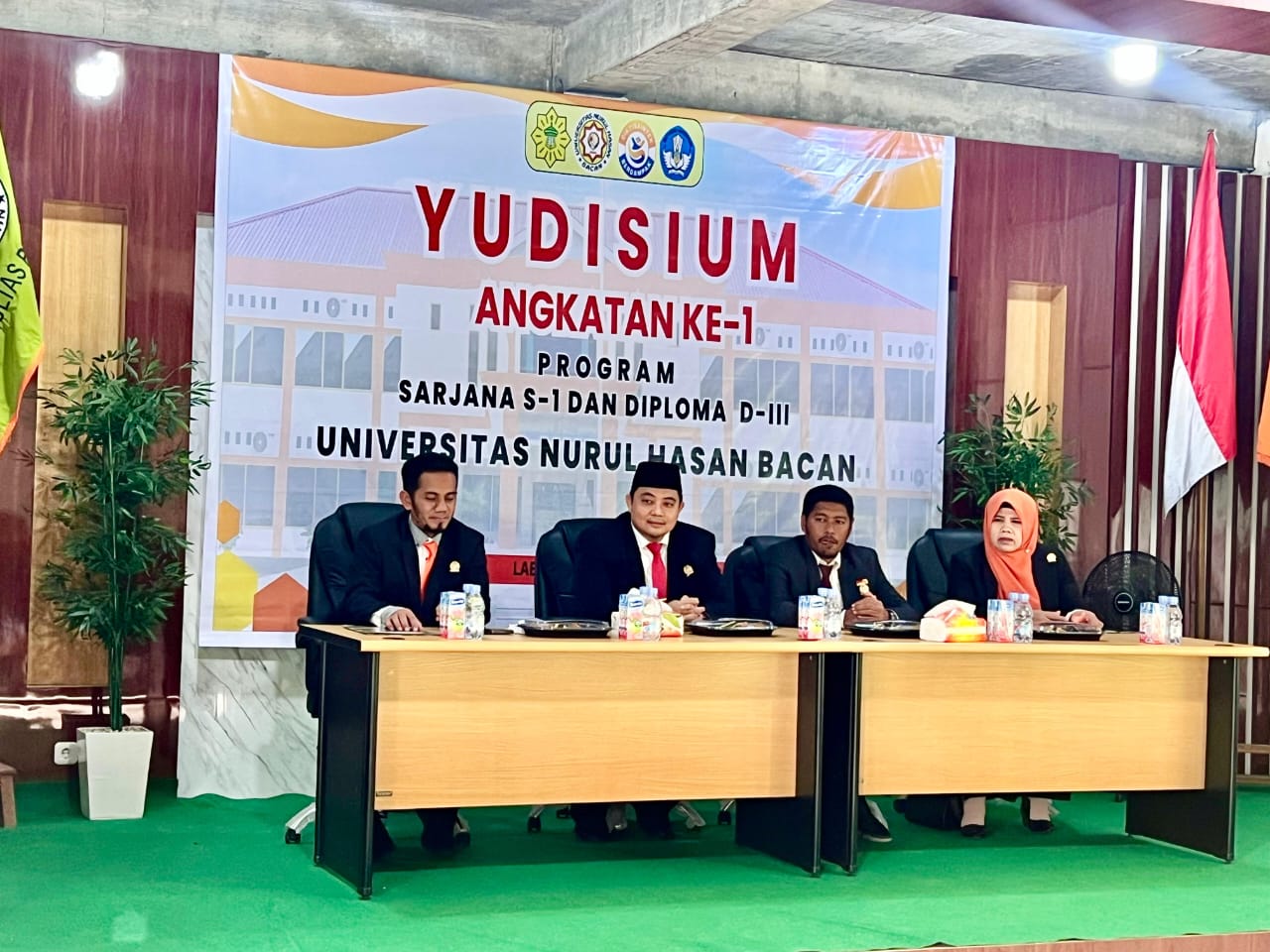 Prosesi yudisium berlangsung khidmat.