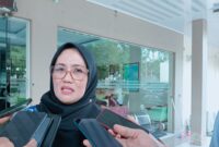 Ket: Kepala Dinas Kesehatan Kabupaten Halmahera Selatan, Asia Hasyim. |foto jarumSatu.com