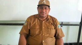 Ket: Kepala Desa kawasi Arifin Saroa.
