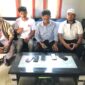 Ket: Kuasa hukum korban, Muh. Ramadan Kelderak, S.H. dan Adv. Sarwin Hi. Hakim, S.H., dalam konferensi pers yang digelar Selasa (16/6/2026).