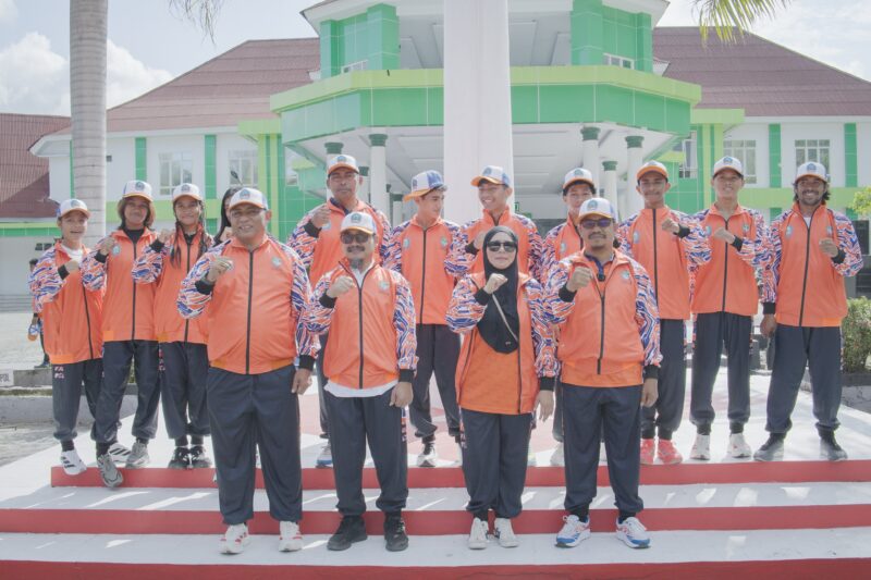 Ket: Pemerintah Kabupaten Halmahera Selatan secara resmi melepas kontingen pelajar yang akan berlaga pada Pekan Olahraga Pelajar Daerah (POPDA).