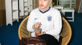 Ket: Rosita Syarif  Vensd Berat Tim inggris 