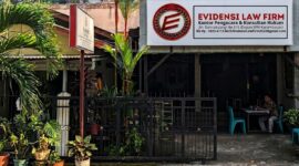 Ket: Tim kuasa hukum korban dari EVIDENSI LAW FIRM, yakni Yan Edoard Rumapar, S.H., Ackselnaldo Gilbert Takaliuang, S.H.,