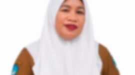 Ket: Kepala Sekolah SD Negeri 241 Desa Kuo bala-Bala, Kecamatan Kasiruta Timur.