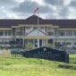 Ket: Gedung DPRD Kabupaten Halmahera Selatan.