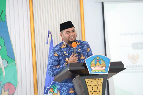 Ket: Bupati Halmahera Selatan Hasan Ali Bassam Kasuba saat membuka pelatihan penanganan KDRT dan kekerasan terhadap anak bagi Dai dan Mubalig desa se-Kabupaten Halsel, Kamis (24/9/2026).