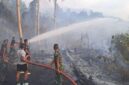 Ket: Lahan milik warga bernama Doni tersebut diperkirakan terbakar seluas kurang lebih satu hektare. Dalam kejadian tersebut tidak terdapat korban jiwa maupun korban luka. 
